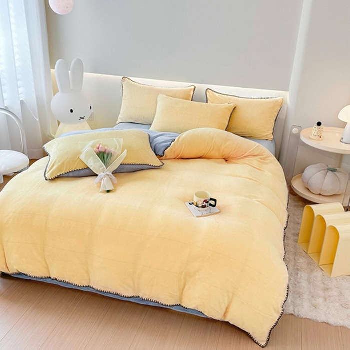 91家纺网 家纺一手货源 找家纺 迷仙巢家纺 2023新款贝壳绒四件套 奶油黄加天空蓝