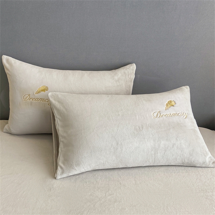 91家纺网 家纺一手货源 找家纺 古吉梦 2023新款牛奶绒刺绣床笠-羽梦 羽梦-香草灰