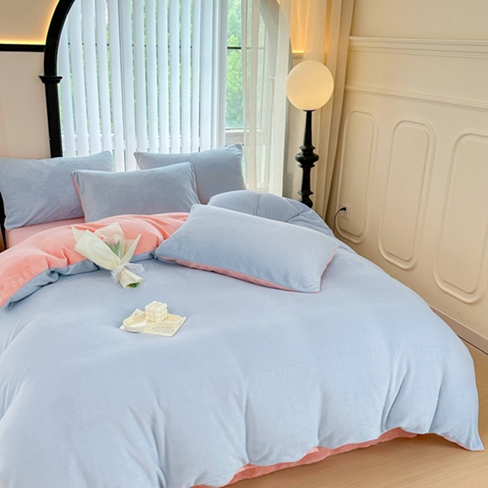 91家纺网 家纺一手货源 找家纺 迷仙巢家纺 2023新款双拼牛奶绒四件套 天空蓝加玉