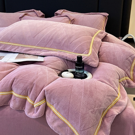 91家纺网 家纺一手货源 找家纺 （总）家居1号 2024新款冬季高端剪花230克全消光工艺牛奶绒宝宝绒珊瑚绒婴儿绒刺绣轻奢四件套床单被套-简尚