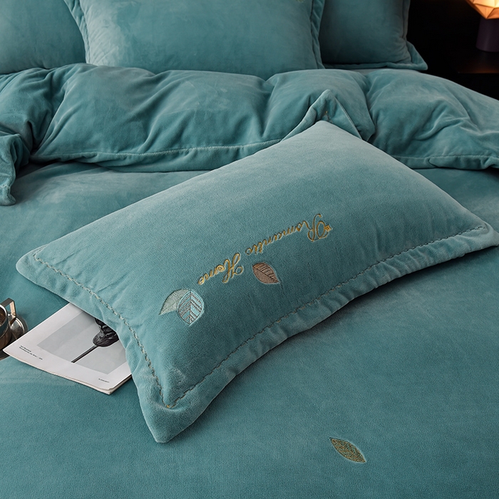 91家纺网 家纺一手货源 找家纺 瑞驰家纺 2023新款A类达标加厚保暖婴儿绒四件套 艾丽莎-叶脉绿