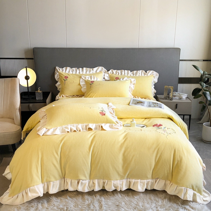 91家纺网 家纺一手货源 找家纺 7V 2024新款韩版花边牛奶绒刺绣四件套8斤多加厚牛奶绒面料法兰绒宝宝绒 偏爱-嫩黄