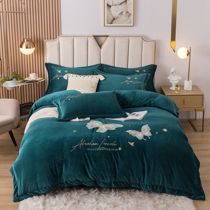 91家纺网 家纺一手货源 找家纺 （总）找底底家纺 2023款220克全消光重工刺绣纯色牛奶绒四件套-蝶舞花开