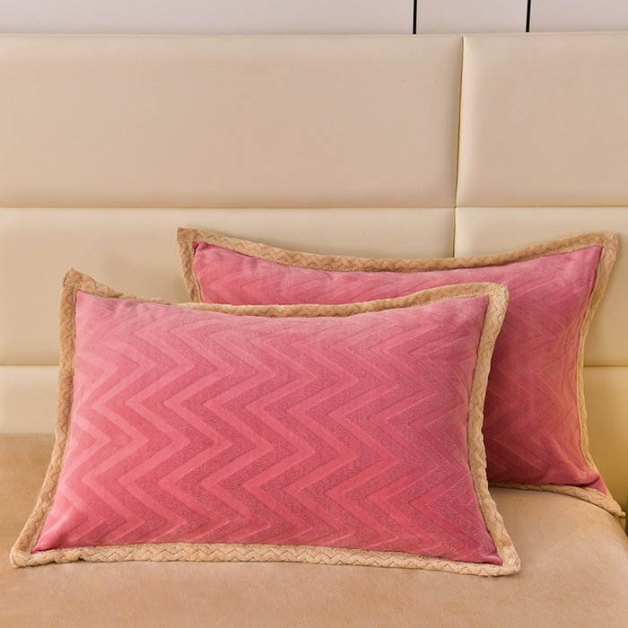 91家纺网 家纺一手货源 找家纺 星窝家纺 2023直播电商爆款高克重9斤加厚雕花绒牛奶绒四件套 格调豆沙