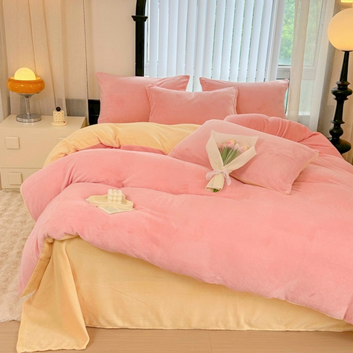 91家纺网 家纺一手货源 找家纺 迷仙巢家纺 2023新款双拼牛奶绒四件套 玉加奶油黄