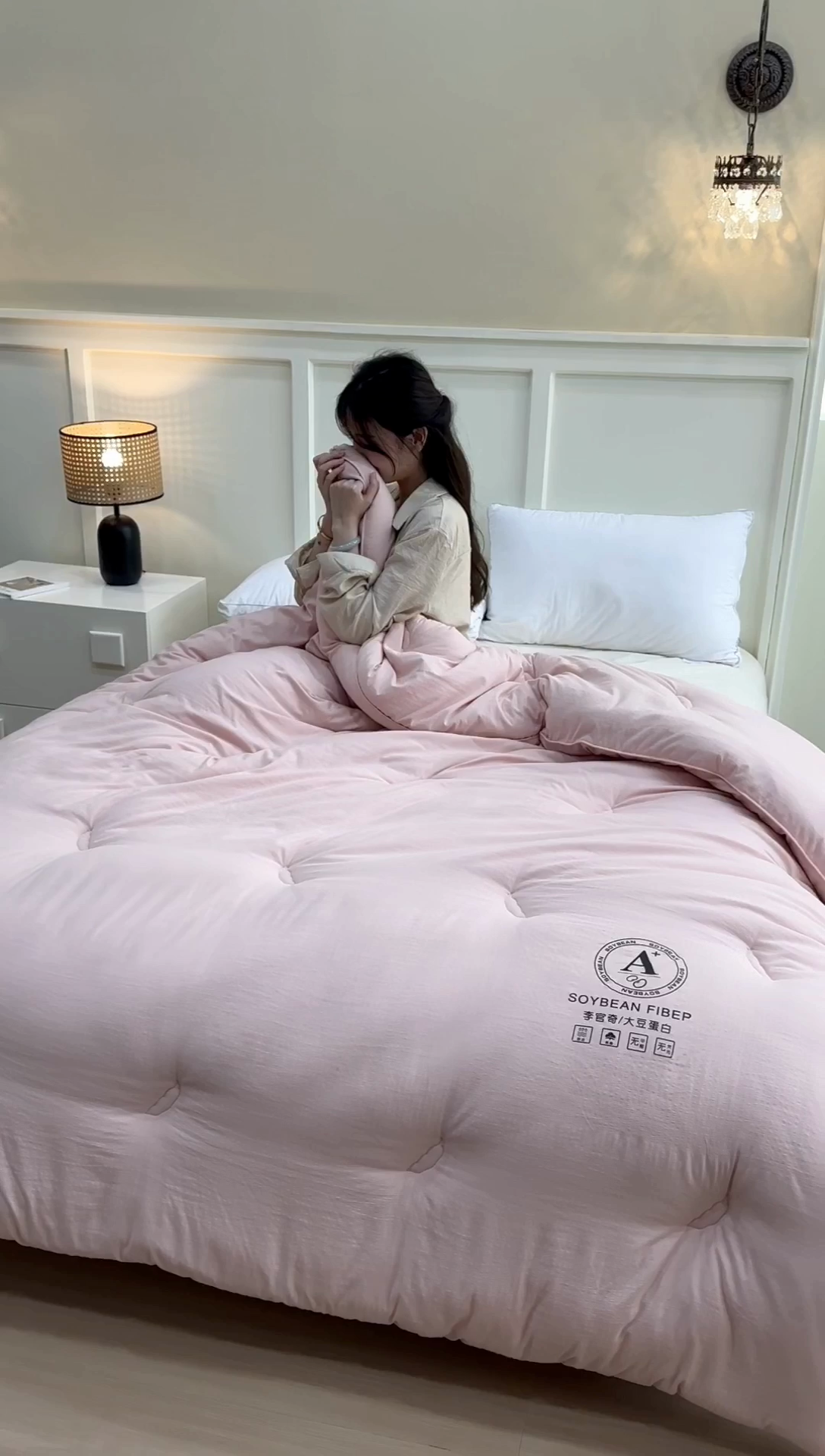 91家纺网 家纺一手货源 找家纺 被靠被 2023新款原棉贡缎提花李官奇填充大豆被子春秋被芯冬被子母被 豆沙