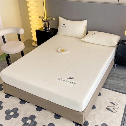 古吉梦 2023新款牛奶绒刺绣床笠-羽梦 羽梦-奶芋色