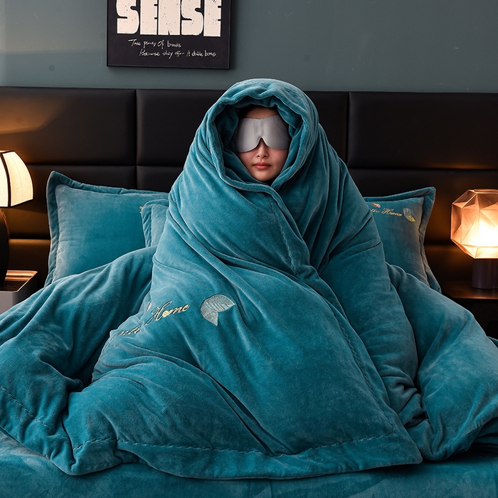 91家纺网 家纺一手货源 找家纺 瑞驰家纺 2023新款A类达标加厚保暖婴儿绒四件套 艾丽莎系列 艾丽莎-深湖绿