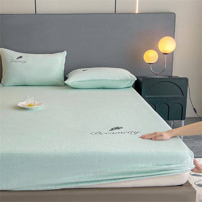 91家纺网 家纺一手货源 找家纺 古吉梦 2023新款牛奶绒刺绣床笠-羽梦 羽梦-清澈蓝