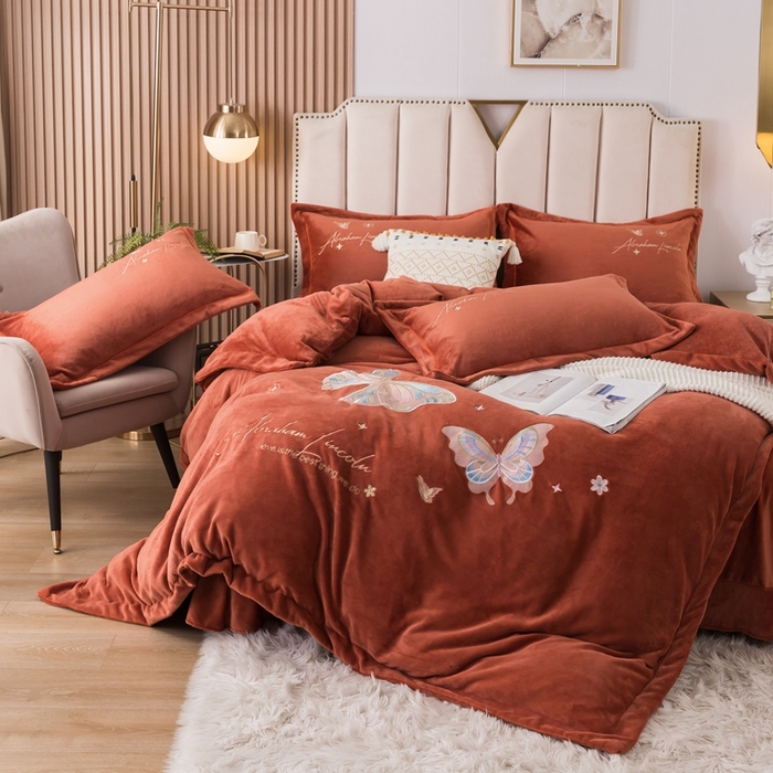 91家纺网 家纺一手货源 找家纺 找底底家纺 2023款220克全消光重工刺绣纯色牛奶绒四件套-蝶舞花开 蝶舞花开-桔红