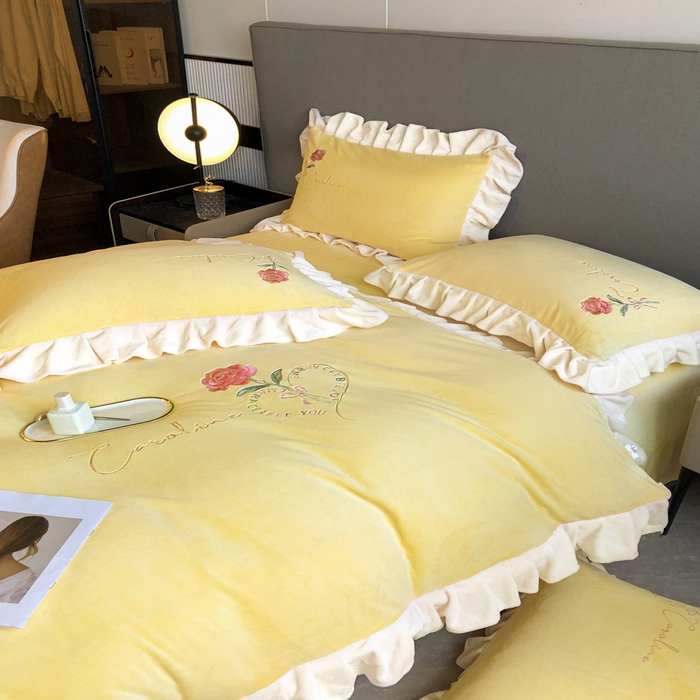 91家纺网 家纺一手货源 找家纺 （总）7V 2024新款韩版花边牛奶绒刺绣四件套8斤多加厚牛奶绒法兰绒宝宝绒