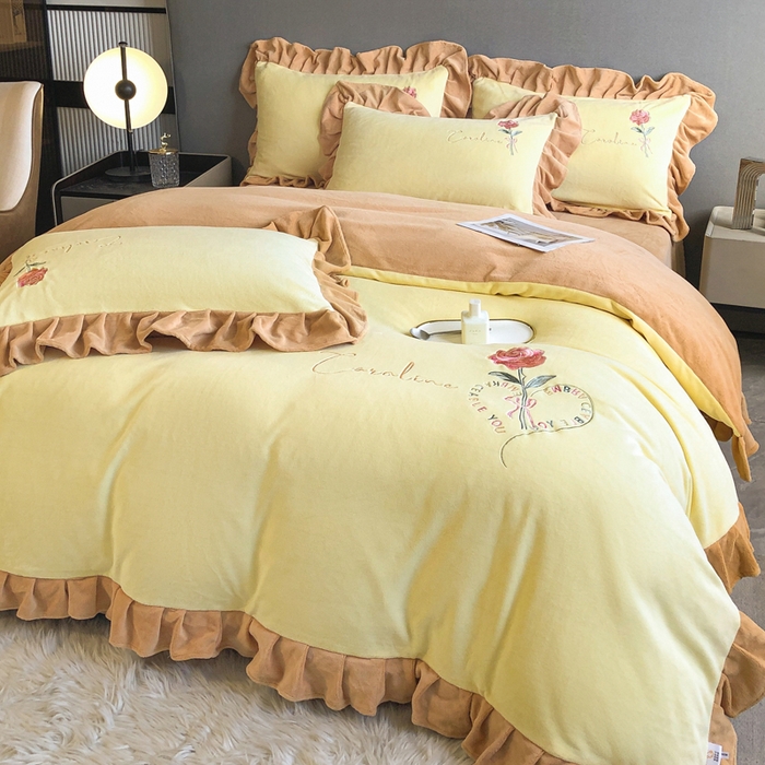 91家纺网 家纺一手货源 找家纺 7V 2024新款韩版花边牛奶绒刺绣四件套8斤多加厚牛奶绒面料法兰绒宝宝绒 偏爱-嫩黄+浅驼