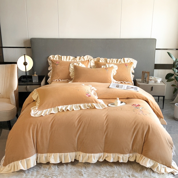 91家纺网 家纺一手货源 找家纺 7V 2024新款韩版花边牛奶绒刺绣四件套8斤多加厚牛奶绒面料法兰绒宝宝绒 偏爱-浅驼