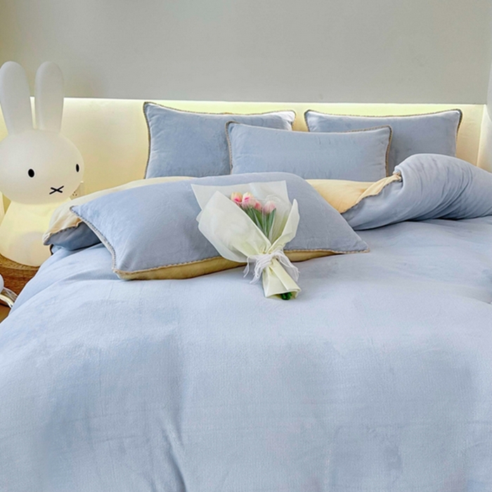 91家纺网 家纺一手货源 找家纺 迷仙巢家纺 2023新款贝壳绒四件套 天空蓝加奶油黄