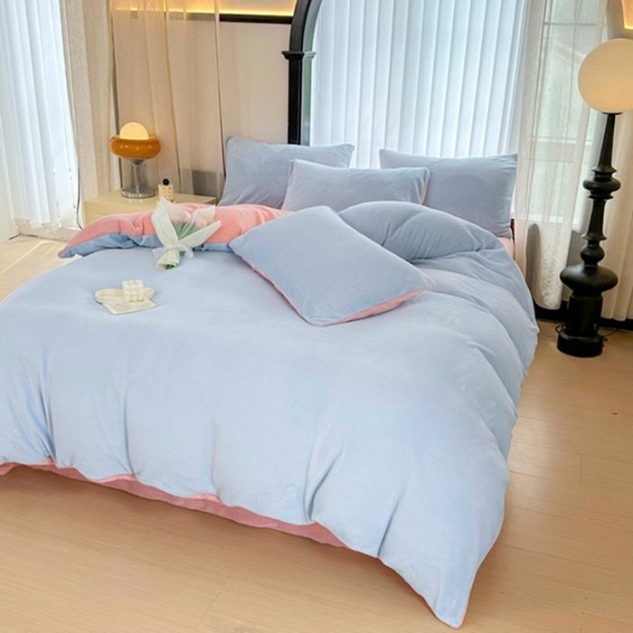 91家纺网 家纺一手货源 找家纺 迷仙巢家纺 2023新款双拼牛奶绒四件套 天空蓝加玉