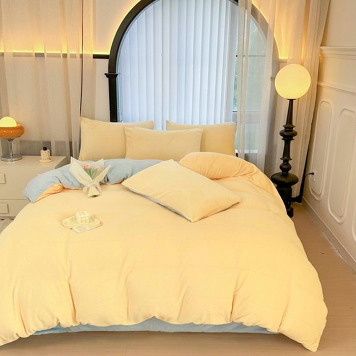 91家纺网 家纺一手货源 找家纺 迷仙巢家纺 2023新款双拼牛奶绒四件套 奶油黄加天空蓝