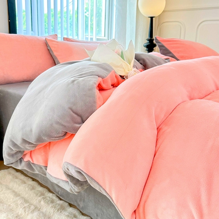 91家纺网 家纺一手货源 找家纺 迷仙巢家纺 2023新款双拼牛奶绒四件套 玉加灰