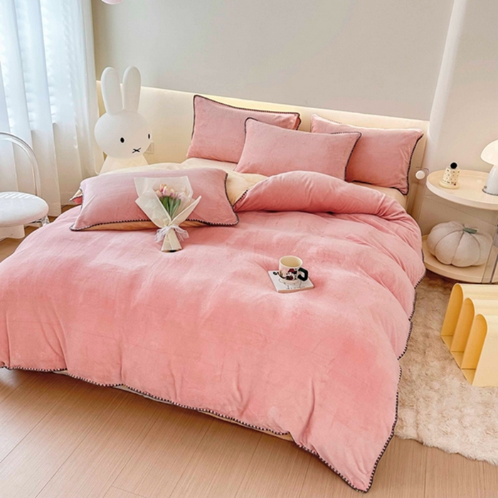 91家纺网 家纺一手货源 找家纺 迷仙巢家纺 2023新款贝壳绒四件套 粉玉加奶油黄