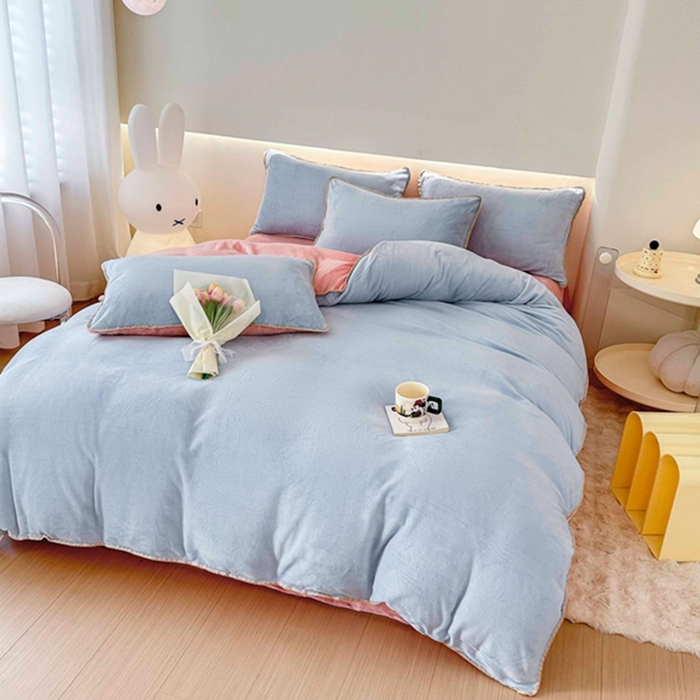 91家纺网 家纺一手货源 找家纺 迷仙巢家纺 2023新款贝壳绒四件套 天空蓝加粉玉