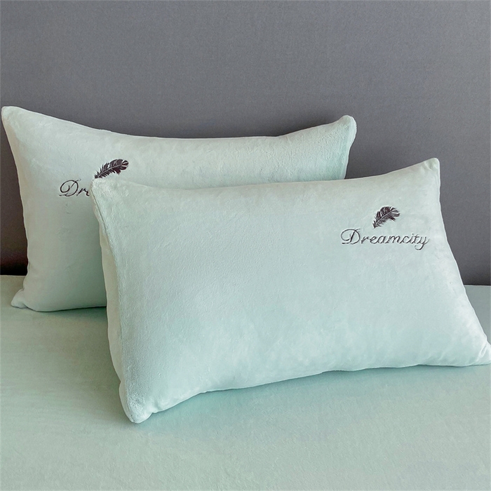 91家纺网 家纺一手货源 找家纺 古吉梦 2023新款牛奶绒刺绣床笠-羽梦 羽梦-清澈蓝