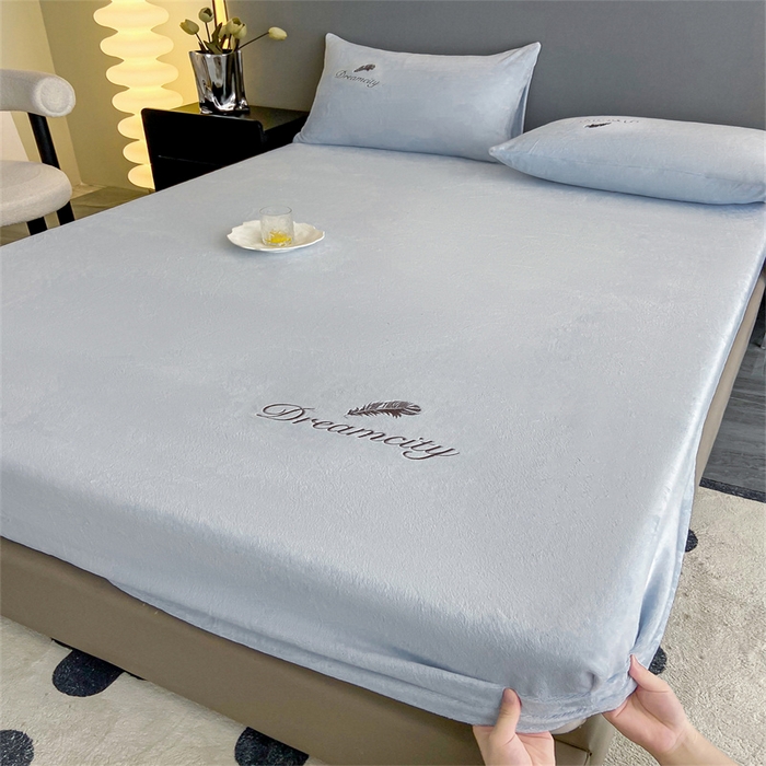 91家纺网 家纺一手货源 找家纺 古吉梦 2023新款牛奶绒刺绣床笠-羽梦 羽梦-星辰灰