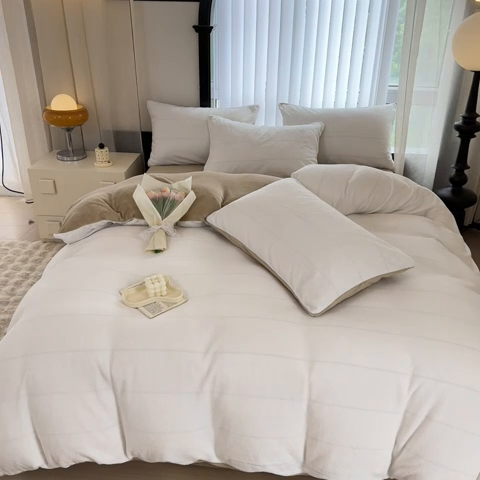 91家纺网 家纺一手货源 找家纺 （总）迷仙巢家纺 2023新款双拼牛奶绒四件套