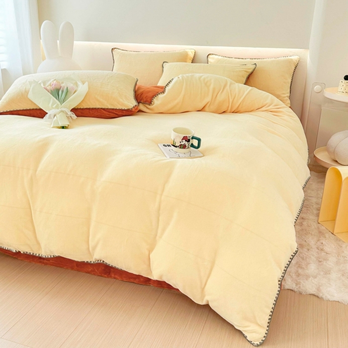 91家纺网 家纺一手货源 找家纺 迷仙巢家纺 2023新款贝壳绒四件套 奶油黄加焦糖