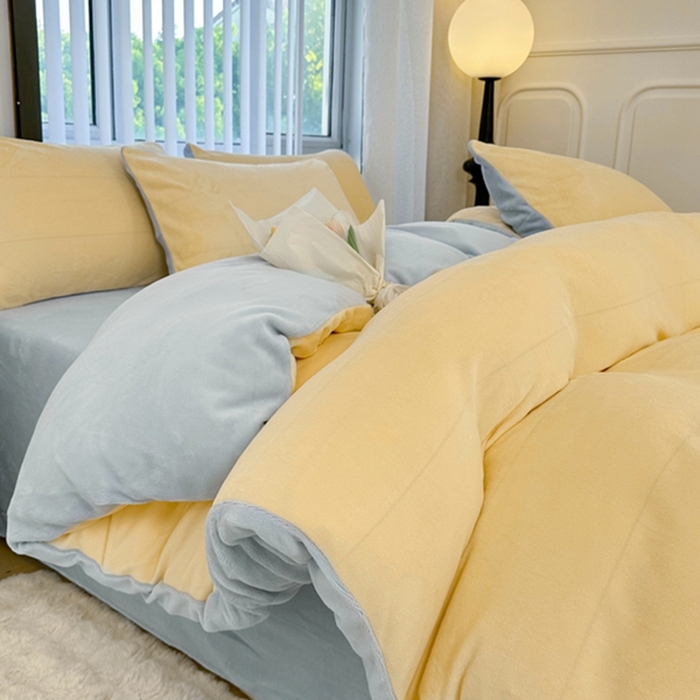 91家纺网 家纺一手货源 找家纺 迷仙巢家纺 2023新款双拼牛奶绒四件套 奶油黄加天空蓝