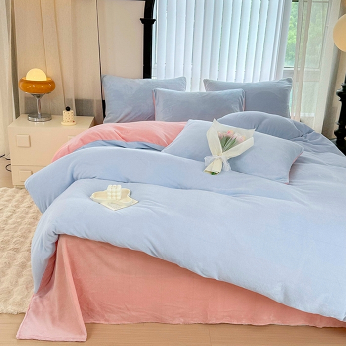 91家纺网 家纺一手货源 找家纺 迷仙巢家纺 2023新款双拼牛奶绒四件套 天空蓝加玉