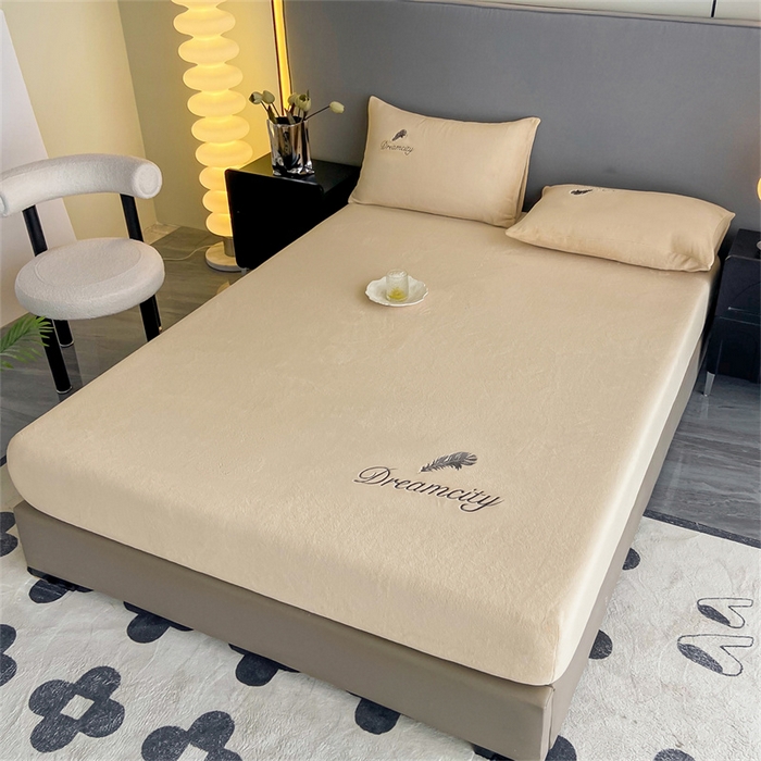 91家纺网 家纺一手货源 找家纺 古吉梦 2023新款牛奶绒刺绣床笠-羽梦 羽梦-香槟