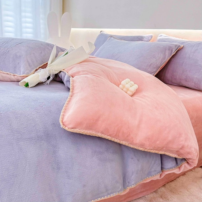 91家纺网 家纺一手货源 找家纺 迷仙巢家纺 2023新款贝壳绒四件套 浅紫加粉玉