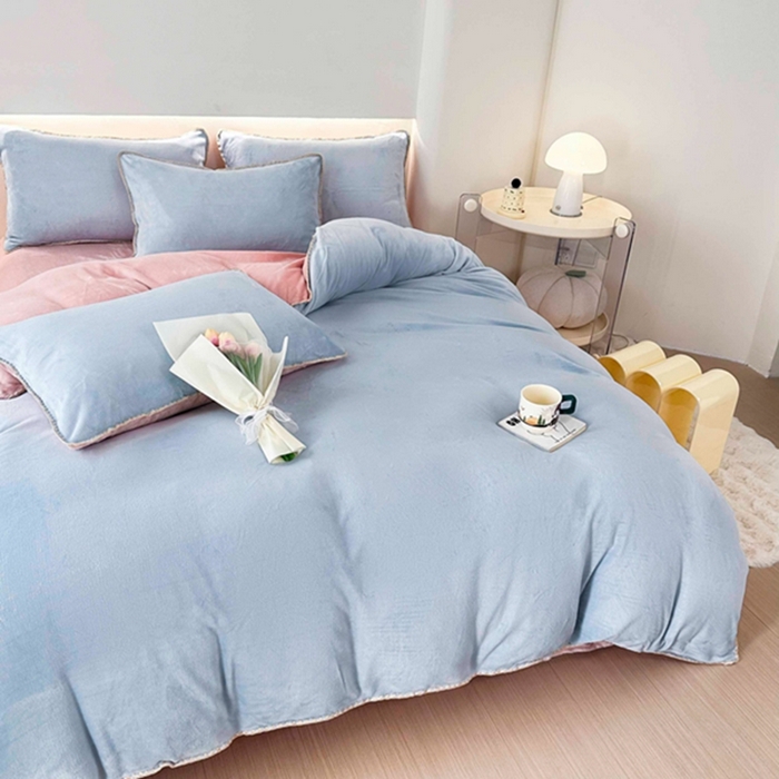 91家纺网 家纺一手货源 找家纺 迷仙巢家纺 2023新款贝壳绒四件套 天空蓝加粉玉