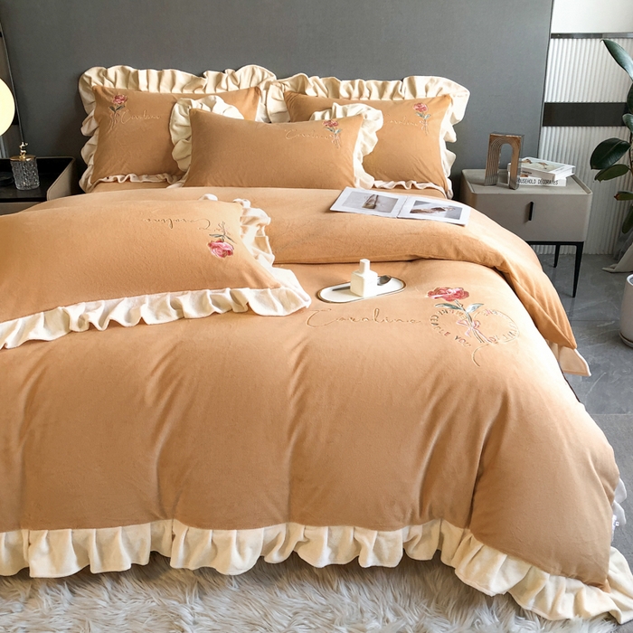 91家纺网 家纺一手货源 找家纺 7V 2024新款韩版花边牛奶绒刺绣四件套8斤多加厚牛奶绒面料法兰绒宝宝绒 偏爱-浅驼