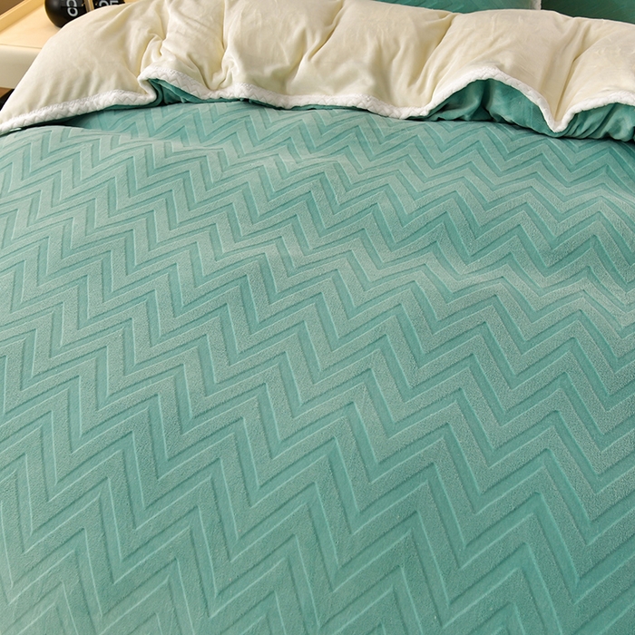 91家纺网 家纺一手货源 找家纺 星窝家纺 2023直播电商爆款高克重9斤加厚雕花绒牛奶绒四件套 格调绿色