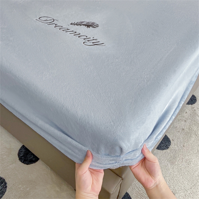 91家纺网 家纺一手货源 找家纺 古吉梦 2023新款牛奶绒刺绣床笠-羽梦 羽梦-星辰灰