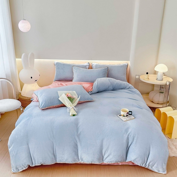 91家纺网 家纺一手货源 找家纺 迷仙巢家纺 2023新款贝壳绒四件套 天空蓝加粉玉