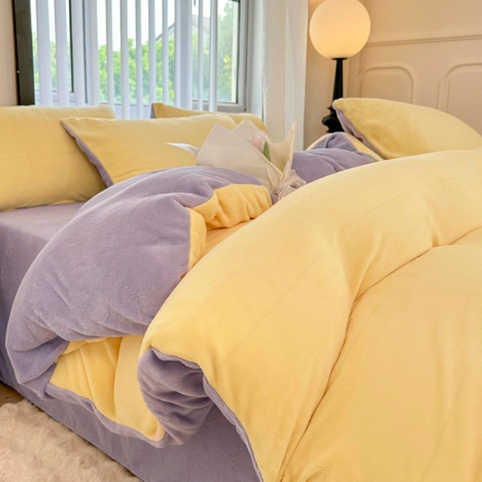 91家纺网 家纺一手货源 找家纺 迷仙巢家纺 2023新款双拼牛奶绒四件套 奶油黄加浅紫