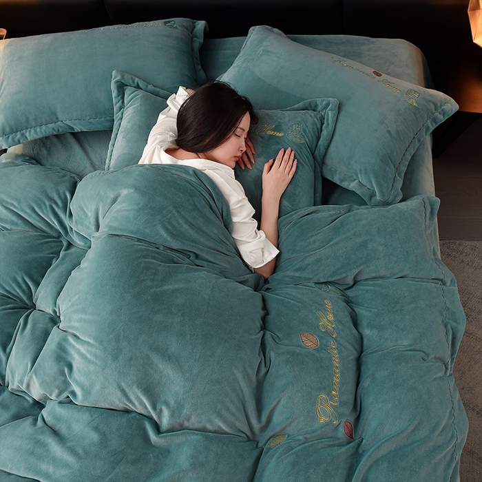 91家纺网 家纺一手货源 找家纺 瑞驰家纺 2023新款A类达标加厚保暖婴儿绒四件套 艾丽莎-叶脉绿