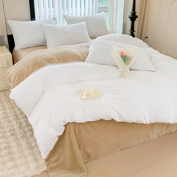 91家纺网 家纺一手货源 找家纺 迷仙巢家纺 2023新款双拼牛奶绒四件套 白加卡其