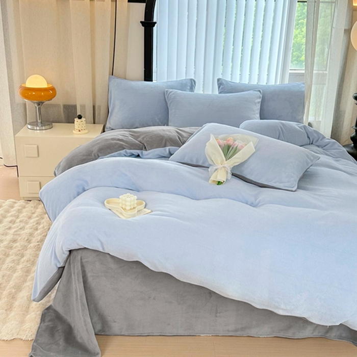 91家纺网 家纺一手货源 找家纺 迷仙巢家纺 2023新款双拼牛奶绒四件套 天空蓝加灰