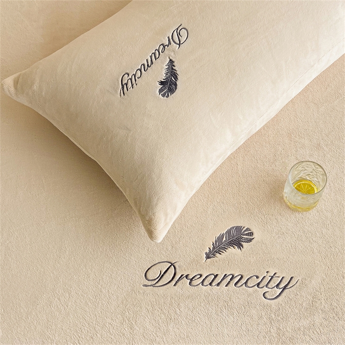 91家纺网 家纺一手货源 找家纺 古吉梦 2023新款牛奶绒刺绣床笠-羽梦 羽梦-香槟