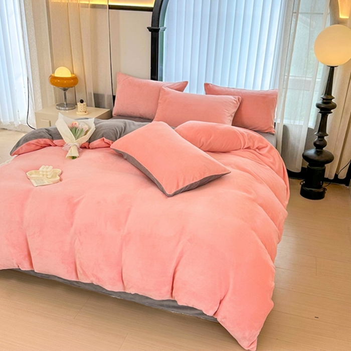 91家纺网 家纺一手货源 找家纺 迷仙巢家纺 2023新款双拼牛奶绒四件套 玉加灰