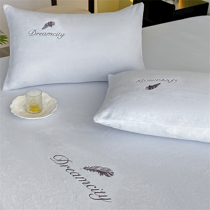 91家纺网 家纺一手货源 找家纺 古吉梦 2023新款牛奶绒刺绣床笠-羽梦 羽梦-星辰灰