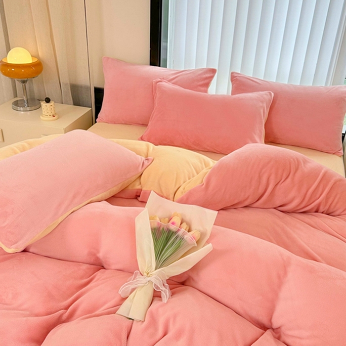 91家纺网 家纺一手货源 找家纺 迷仙巢家纺 2023新款双拼牛奶绒四件套 玉加奶油黄