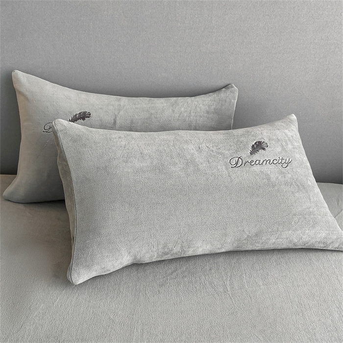 91家纺网 家纺一手货源 找家纺 古吉梦 2023新款牛奶绒刺绣床笠-羽梦 羽梦-经典灰