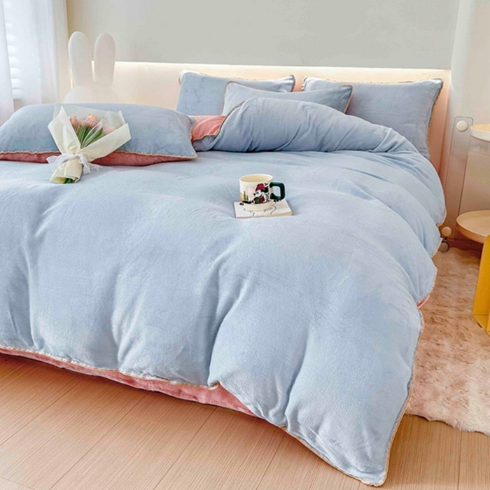 91家纺网 家纺一手货源 找家纺 迷仙巢家纺 2023新款贝壳绒四件套 天空蓝加粉玉