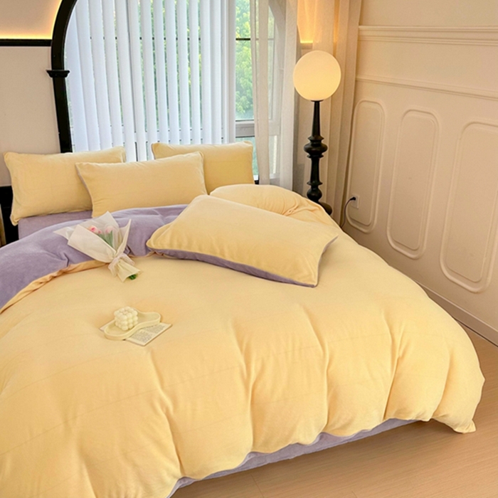 91家纺网 家纺一手货源 找家纺 迷仙巢家纺 2023新款双拼牛奶绒四件套 奶油黄加浅紫