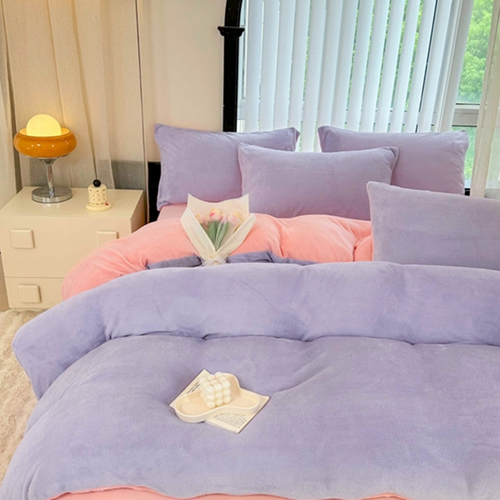 91家纺网 家纺一手货源 找家纺 迷仙巢家纺 2023新款双拼牛奶绒四件套 浅紫加玉