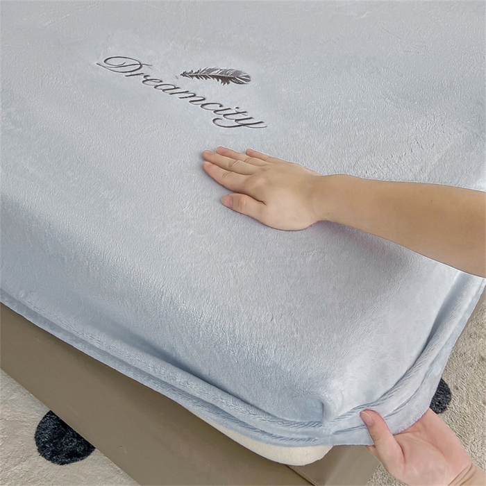 91家纺网 家纺一手货源 找家纺 古吉梦 2023新款牛奶绒刺绣床笠-羽梦 羽梦-星辰灰