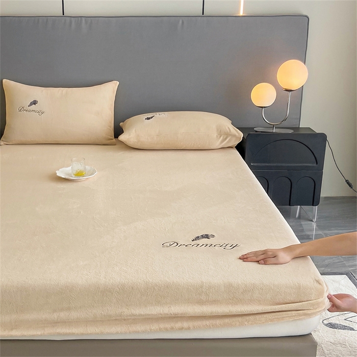 91家纺网 家纺一手货源 找家纺 古吉梦 2023新款牛奶绒刺绣床笠-羽梦 羽梦-香槟